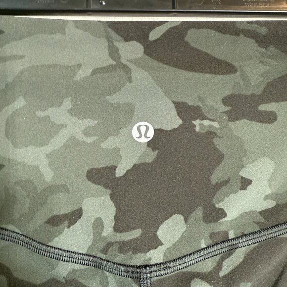 Lululemon Align Pant II 25" Incognito Camo Women's 6 Gator Green Multi Workout - Picture 10 of 11